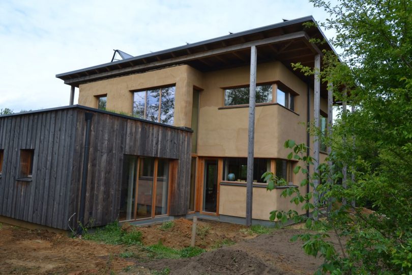 Neustift: residential building in straw bale construction method