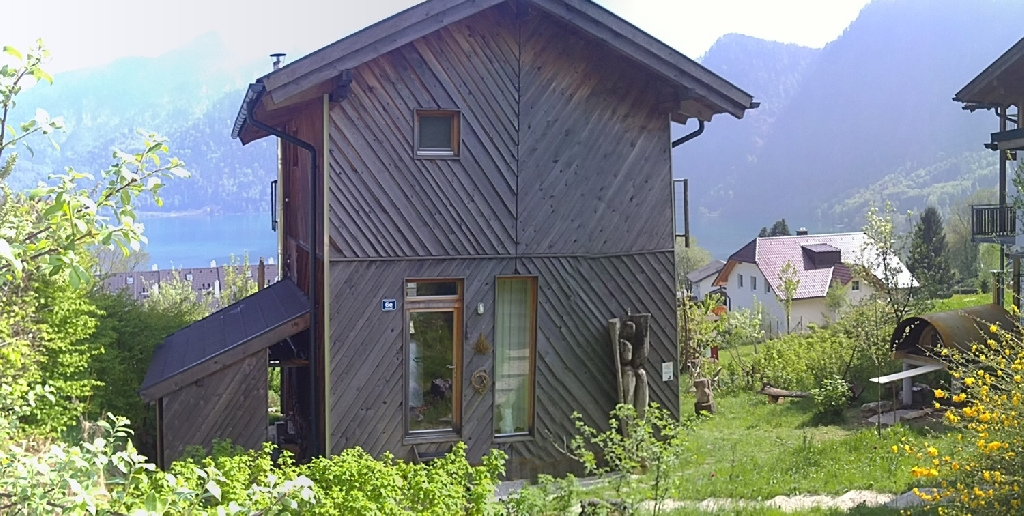 Straw bale house in Unterach am Attersee / Upper Austria