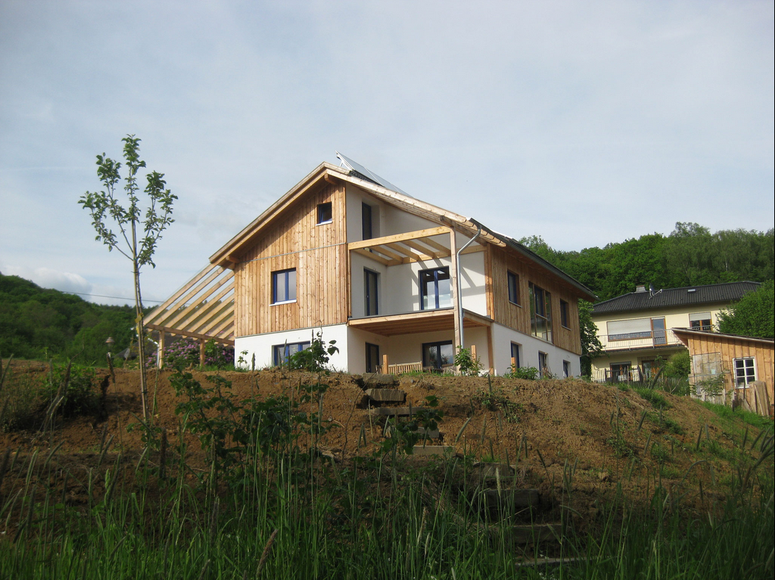 Renovation with Prefabricated Straw Elements, Leichlingen